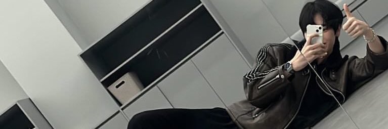 아리아나 | VVS HOE's banner
