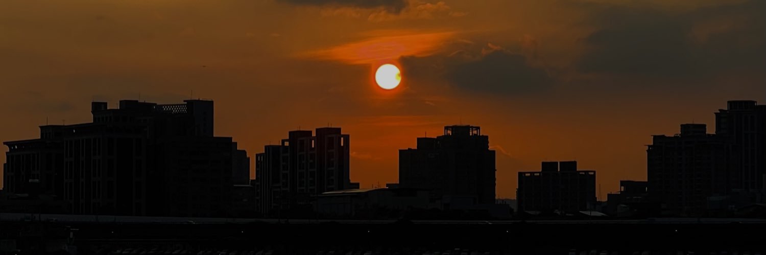 Mememoon's banner