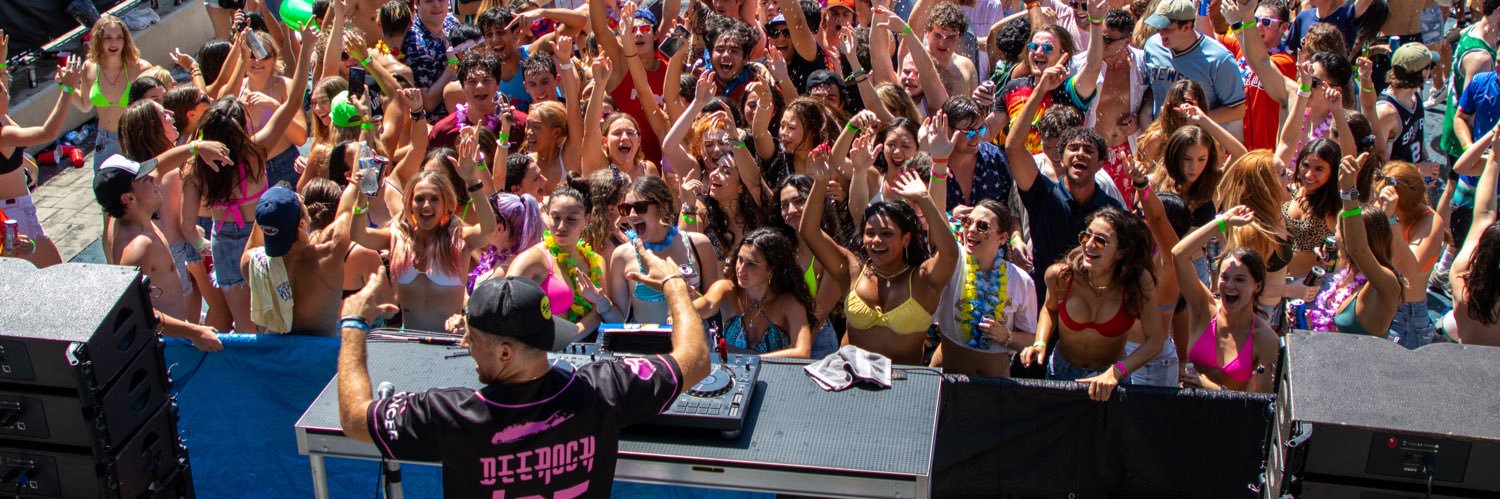 Deerock's banner