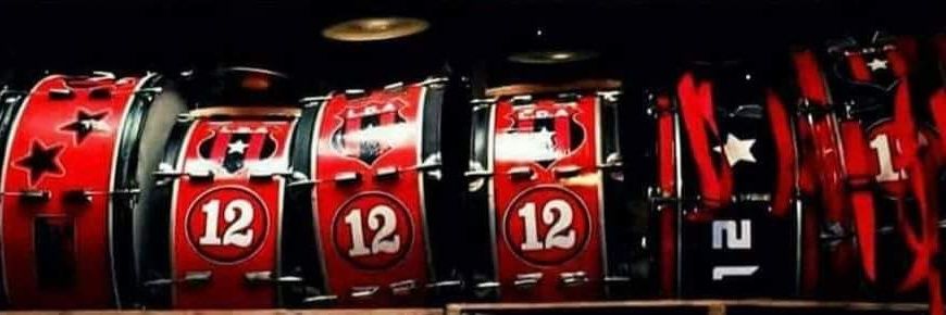 Bombo De La 12's banner