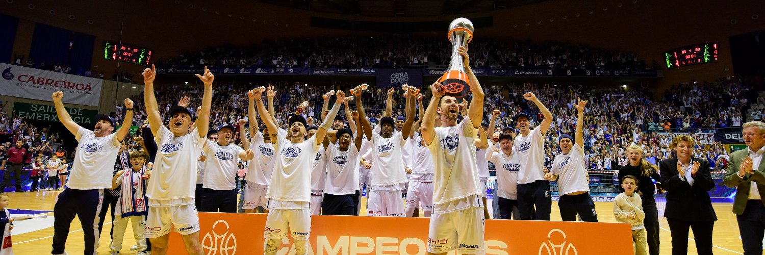 MONBUS OBRADOIRO's banner