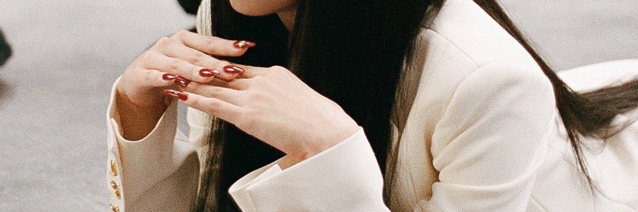 b's banner