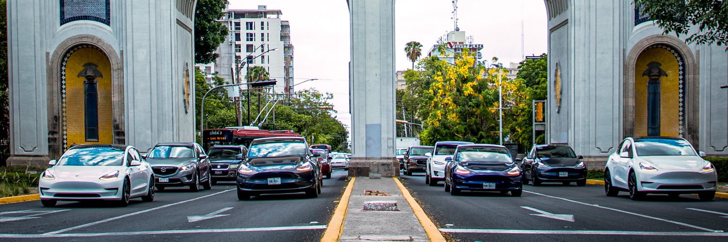 Tesla Experience Mexico's banner