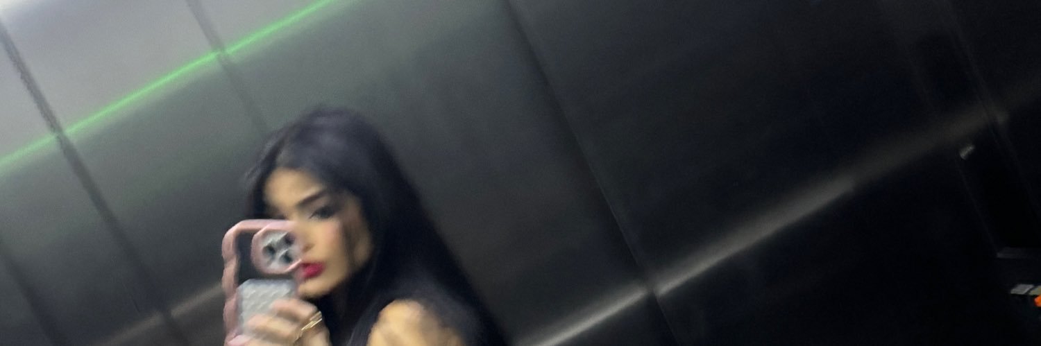 Mariana Ávila's banner