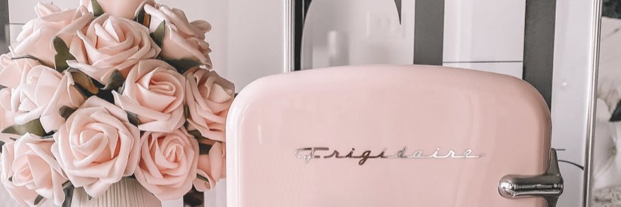 Carlotta 💄's banner