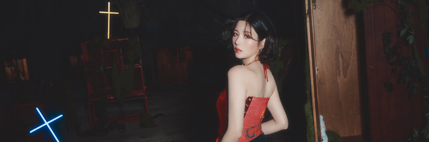 권은비 (KWON EUNBI)'s banner