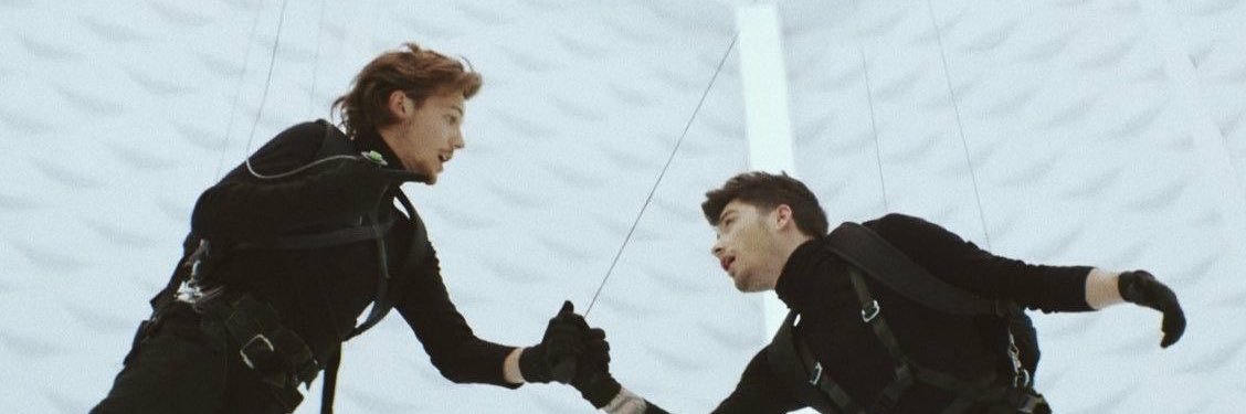 ⋆'s banner