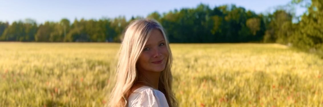 Evelina Hahne's banner