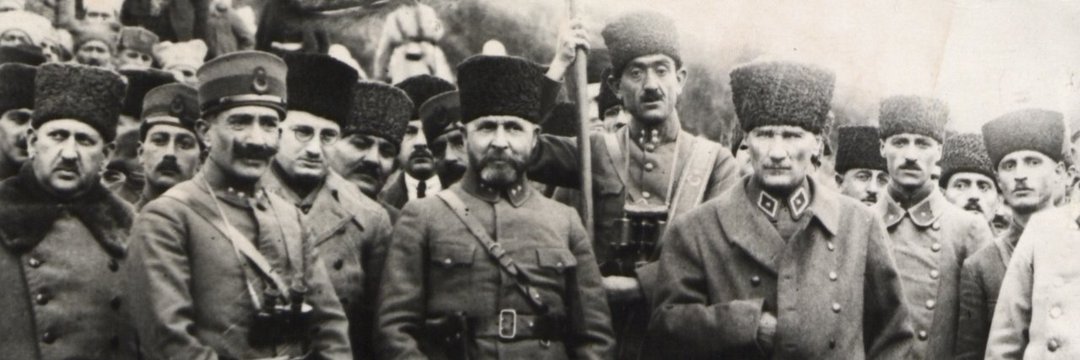 Muhalif Cephe's banner