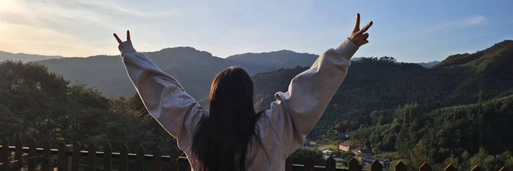 ･◡･🌳's banner