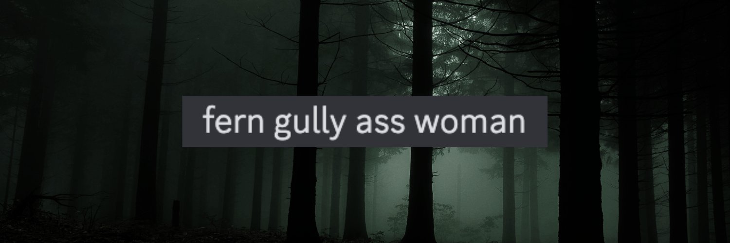 Roxie Rusalka 🦇's banner