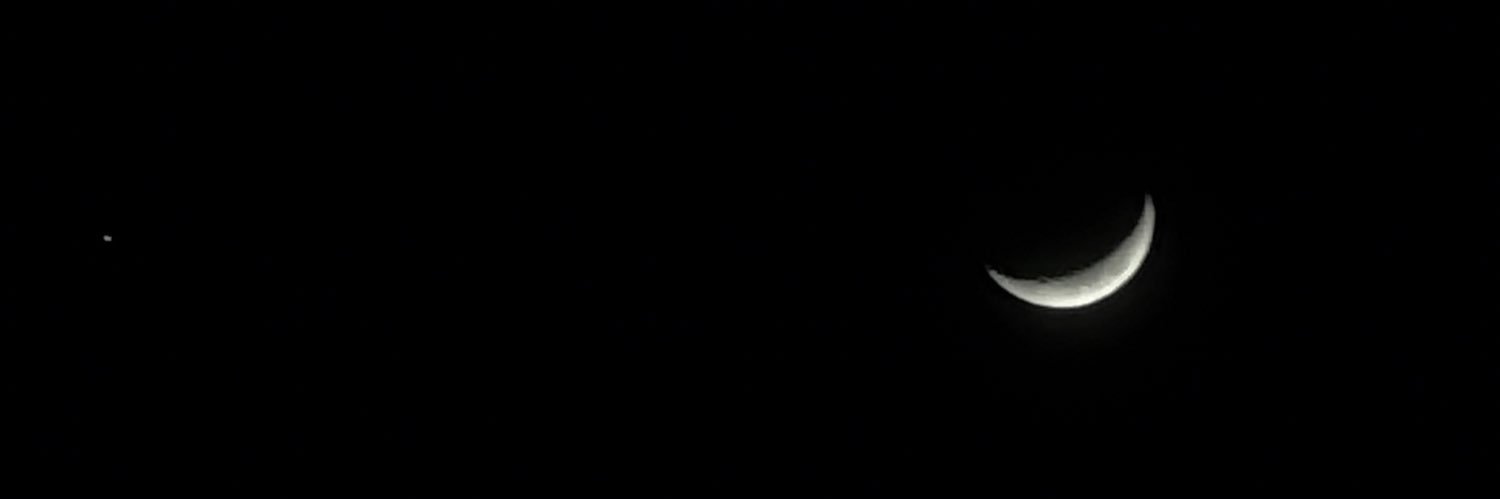 🌙's banner