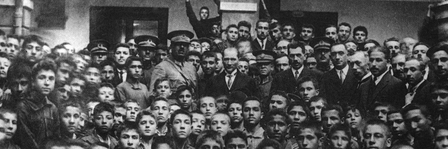 Türkçülük Ülküsü's banner