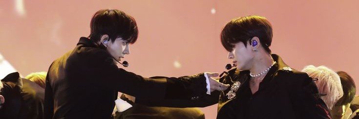 10 yearz (10년)'s banner