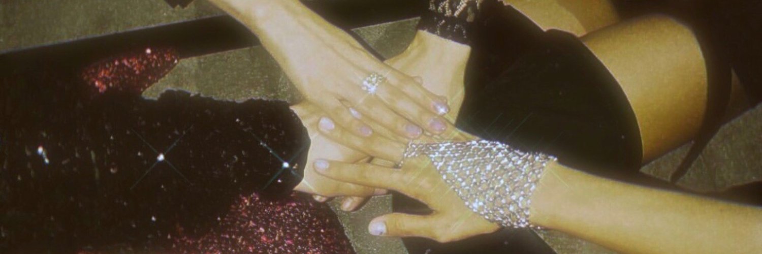 pinksviral 🪐's banner