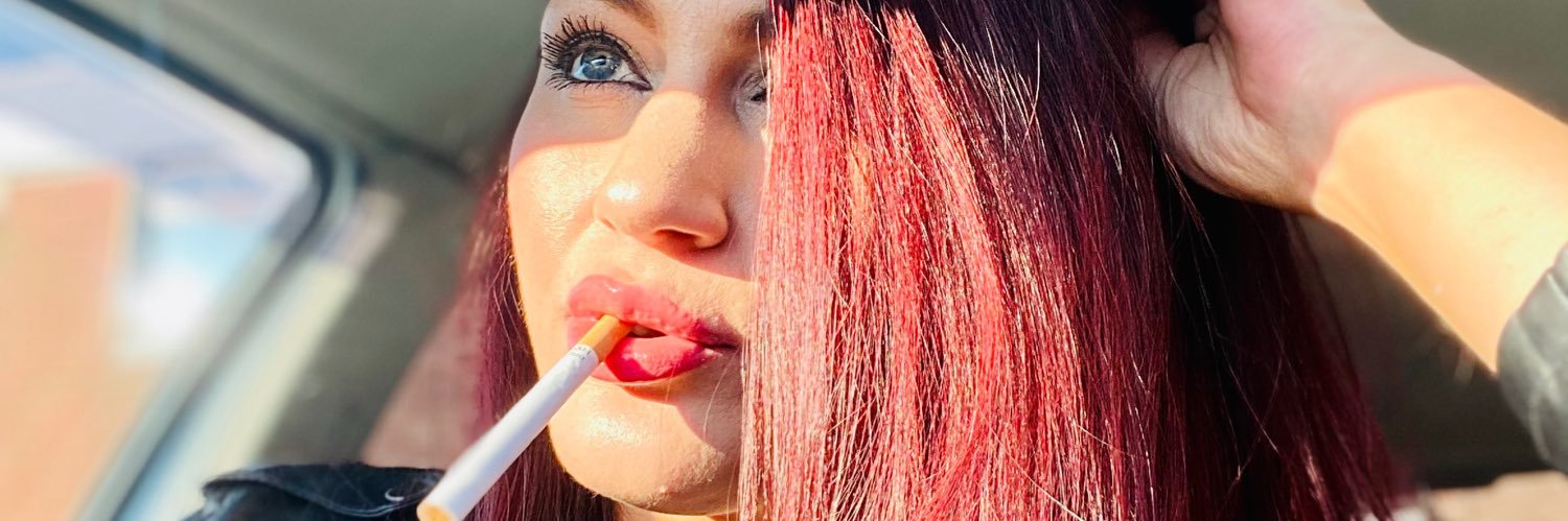 Smoking_tattoo_girl's banner
