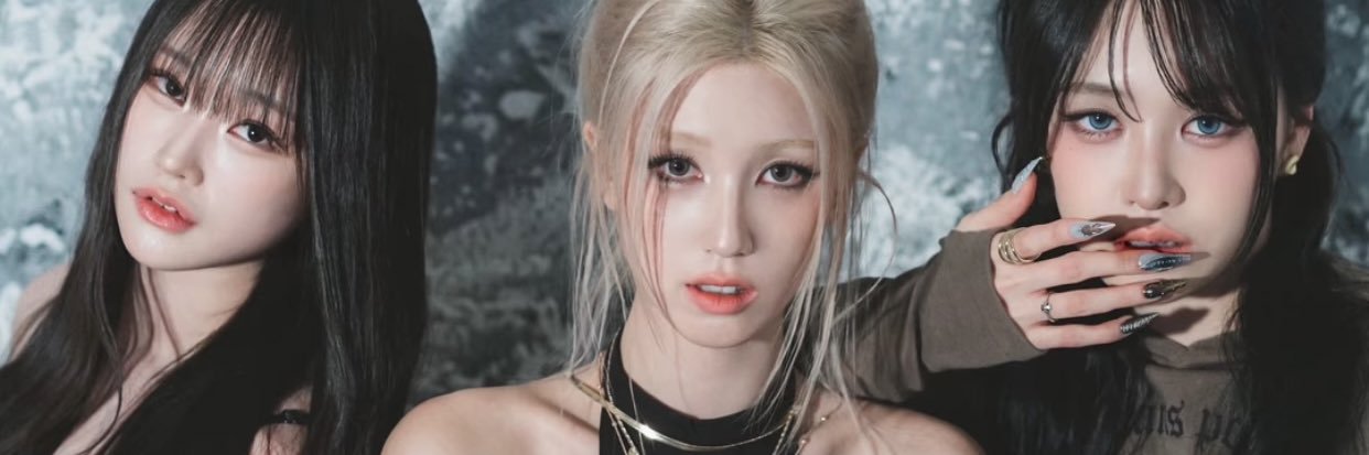 zoe ʚɞ AWU DEBUT🌹's banner