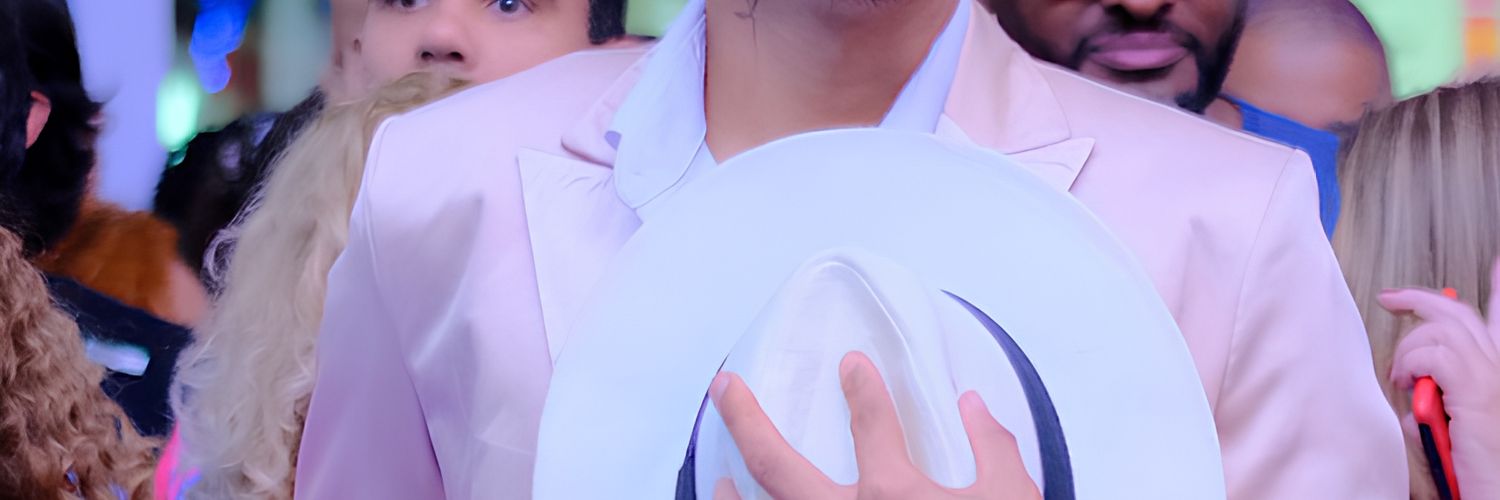 dona canô 🪞's banner