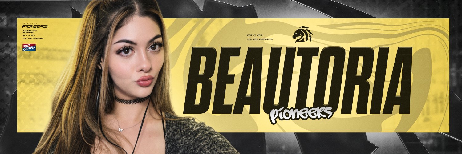 Tori🦋's banner