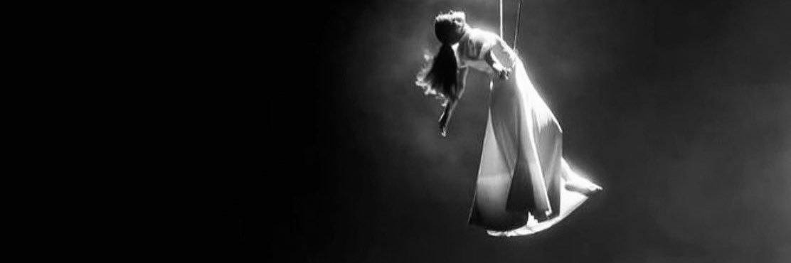 neni♡ is seeing ariana🌷🎀's banner
