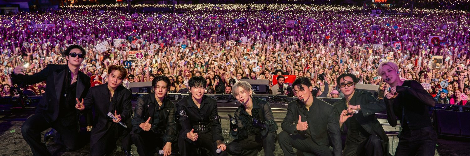 ⁷⁺⁸Mochii🍑 saw ateez's banner