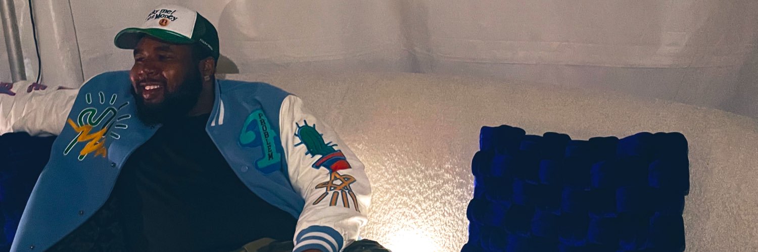 YOGI🧸's banner