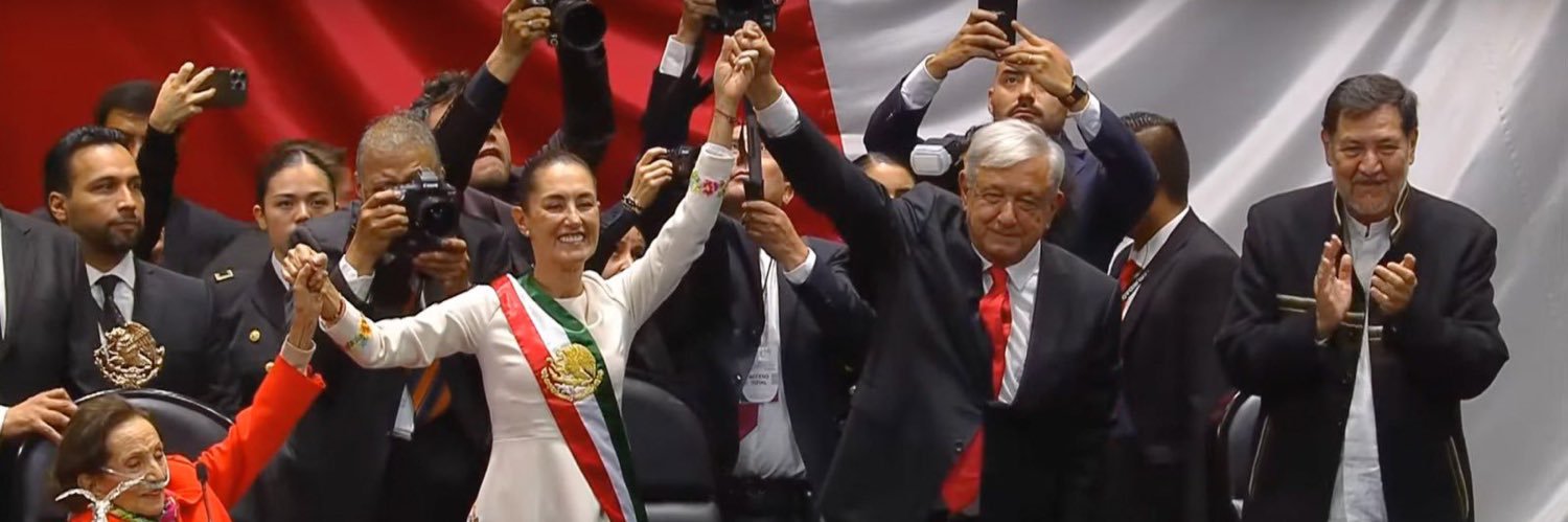 Gracias AMLO's banner