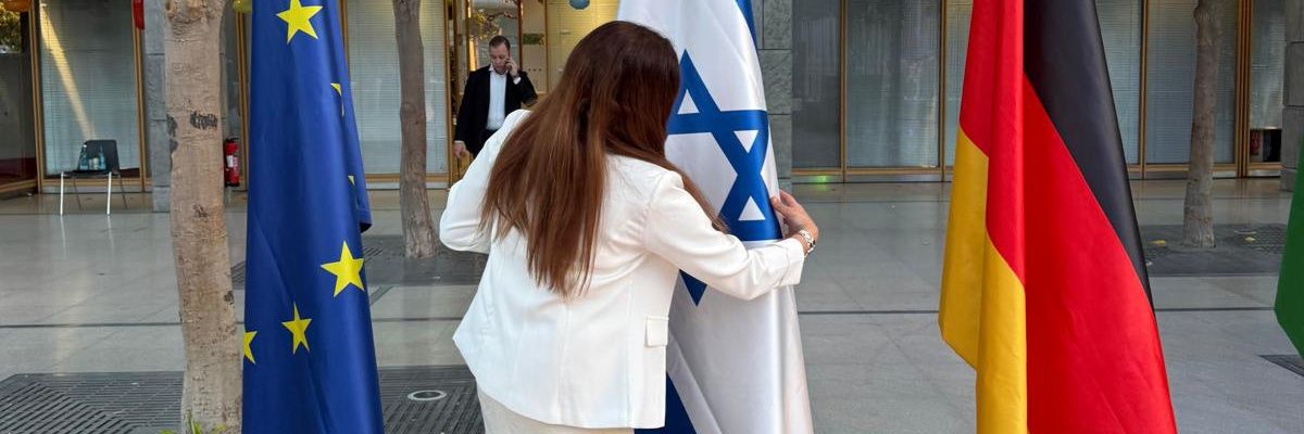 Ronai Chaker's banner