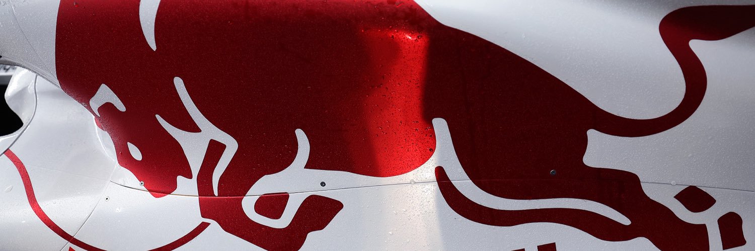 ʎuuǝɾ̣'s banner