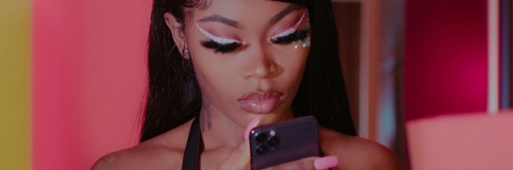 LOLO🎀's banner