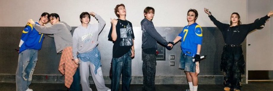Adriana⁷ saw bts ❤️‍🩹's banner