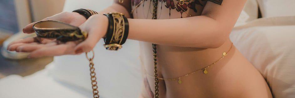 Li.'s banner