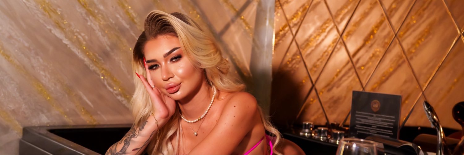 Luxxxandra's banner