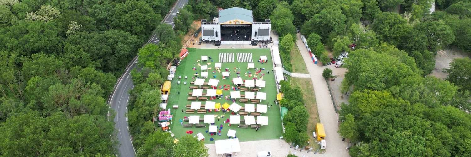 Life Park's banner
