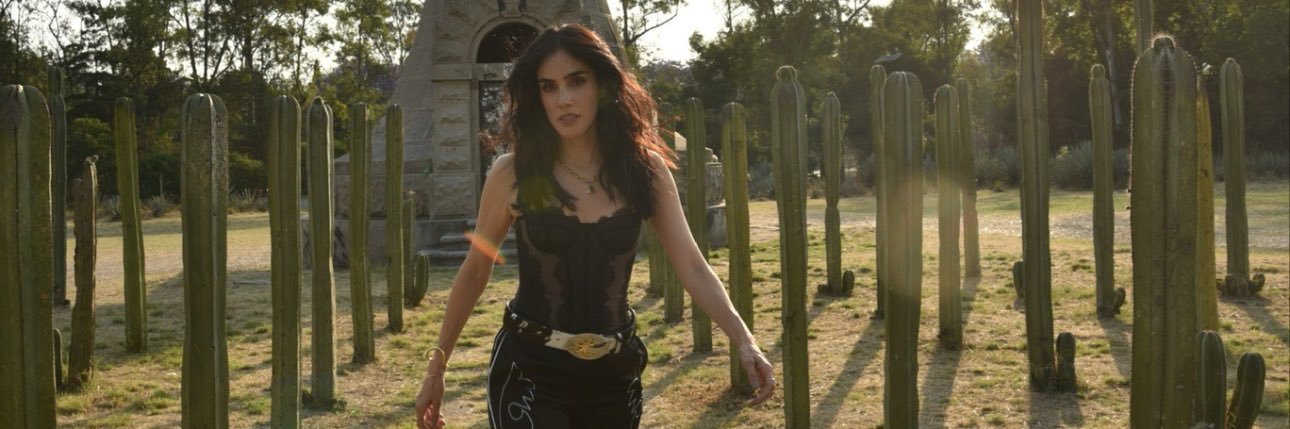 Sandra Echeverria's banner