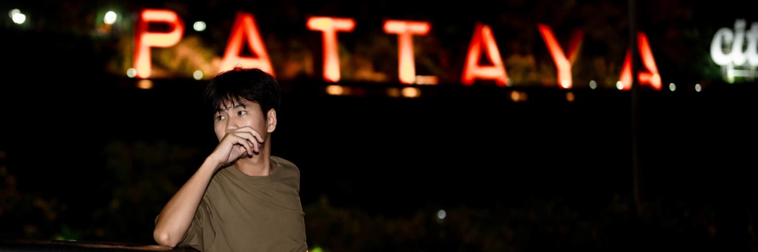 T's banner