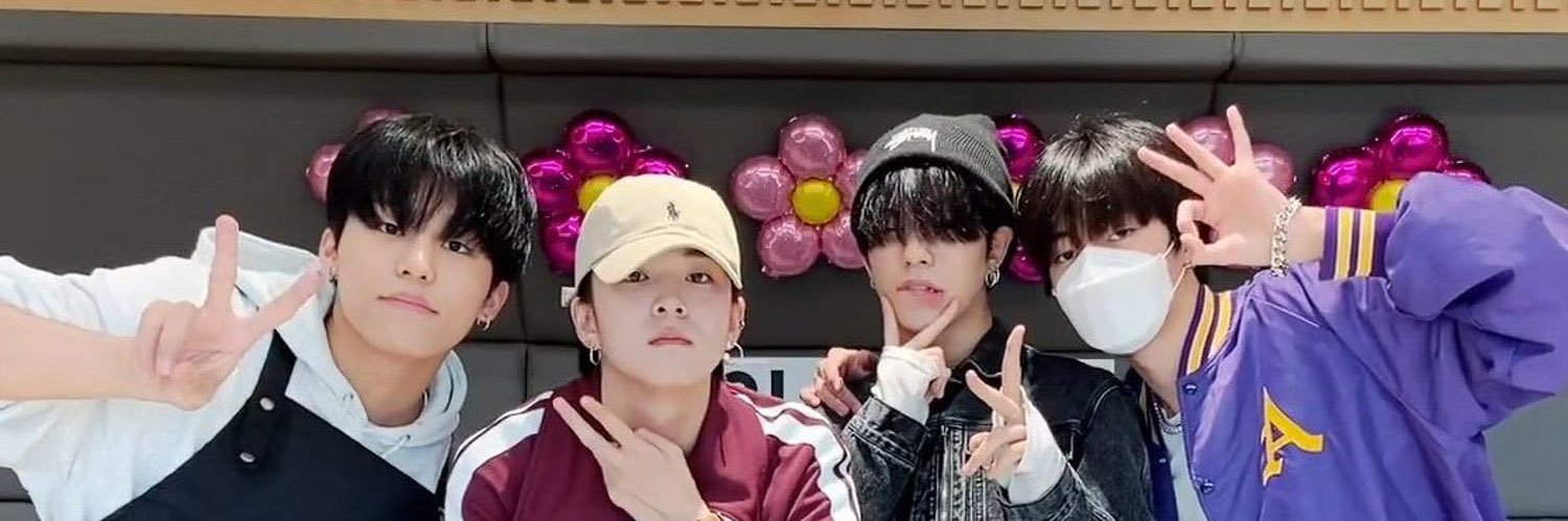 อูรีอาดึล⊷ ༘*🐺💙's banner