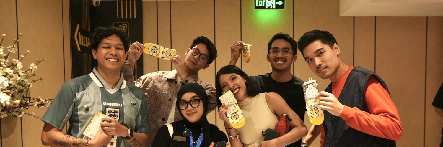 keca 🍸🐍's banner