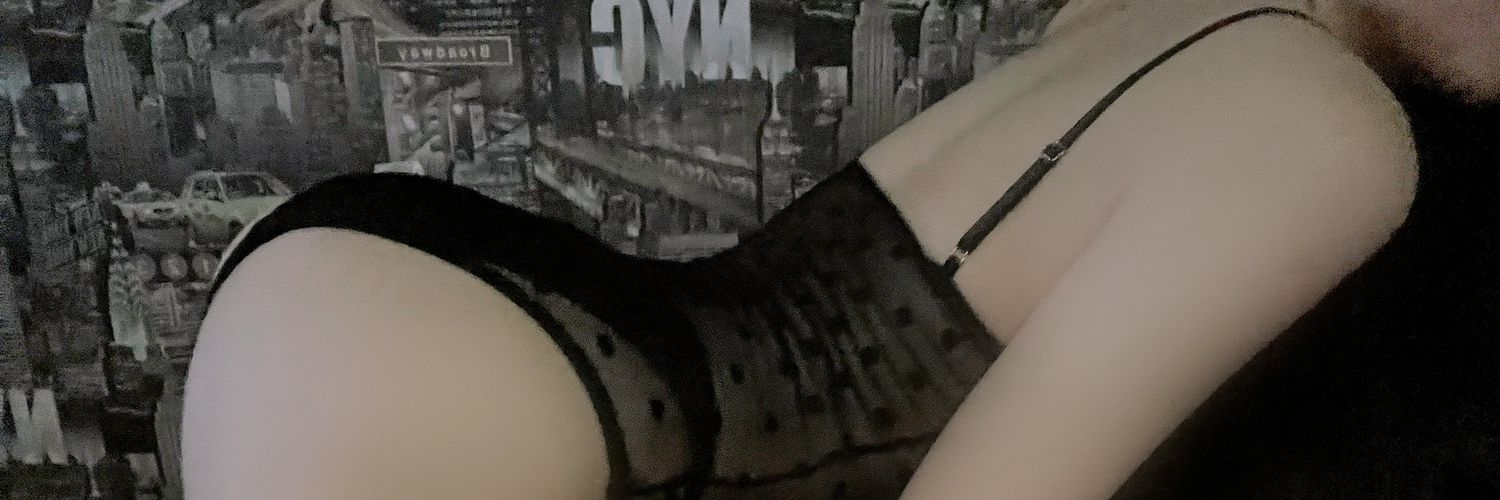 Angela 🎀's banner