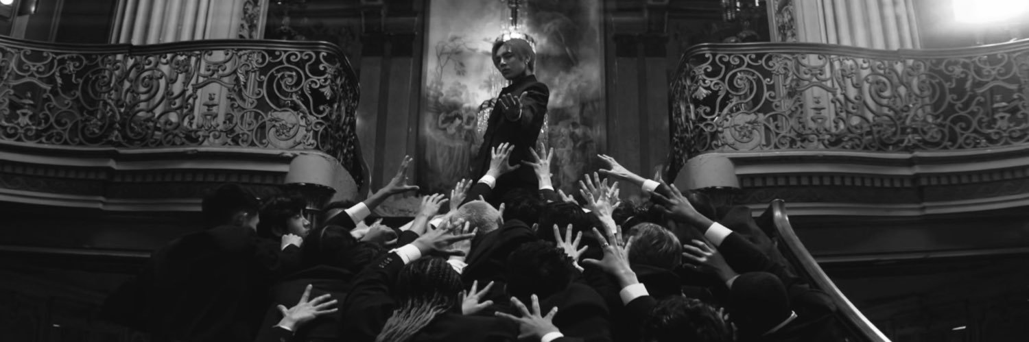 †𝔥𝔬𝔯𝔯𝔬𝔯༉'s banner