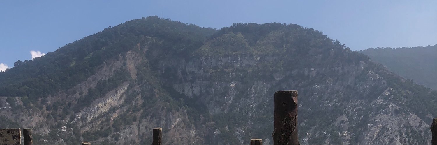 re's banner