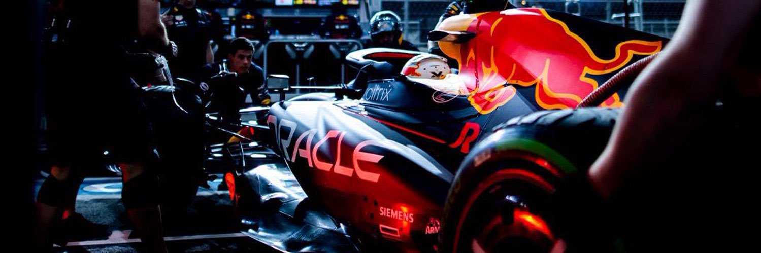 Engine of #F1's banner