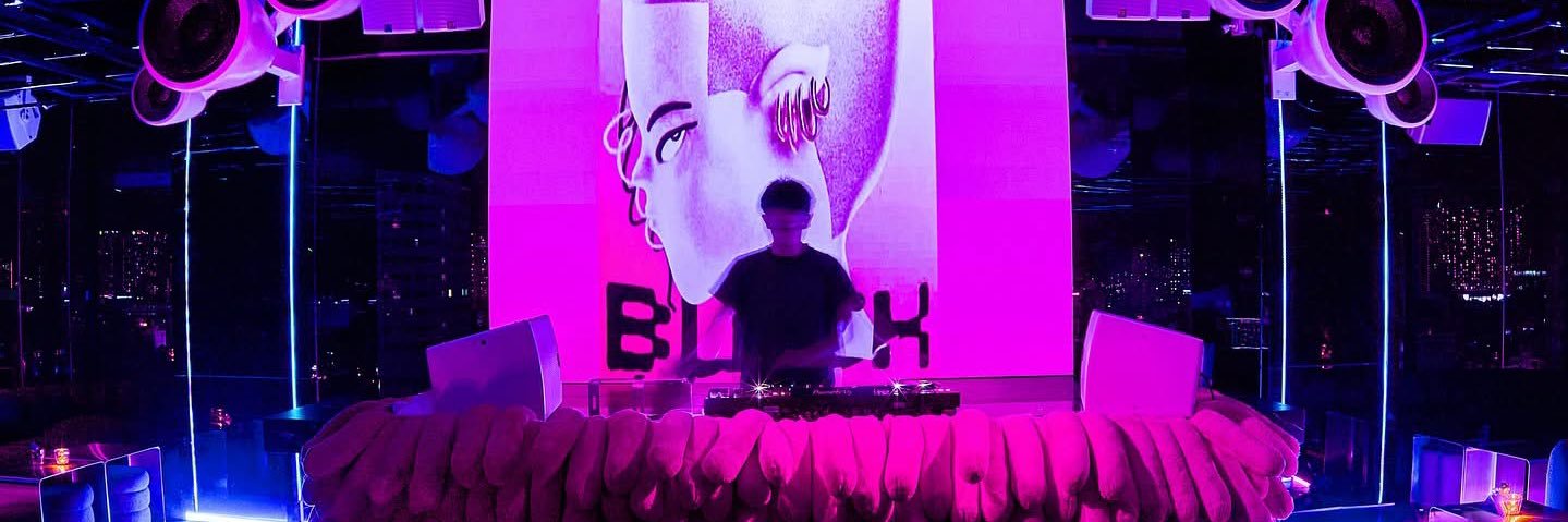 ÚT KHANG (REVIEW)'s banner