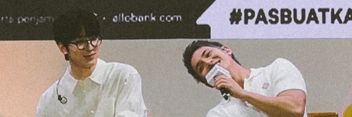 ⋆'s banner