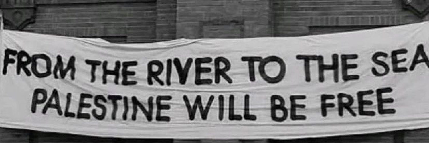 Bee 🍒's banner