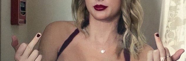 lacey ᥫ᭡'s banner