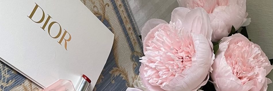 Miss Molly 💗🌸's banner