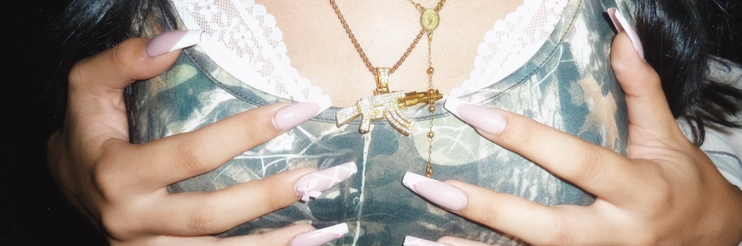 ale 🌙's banner