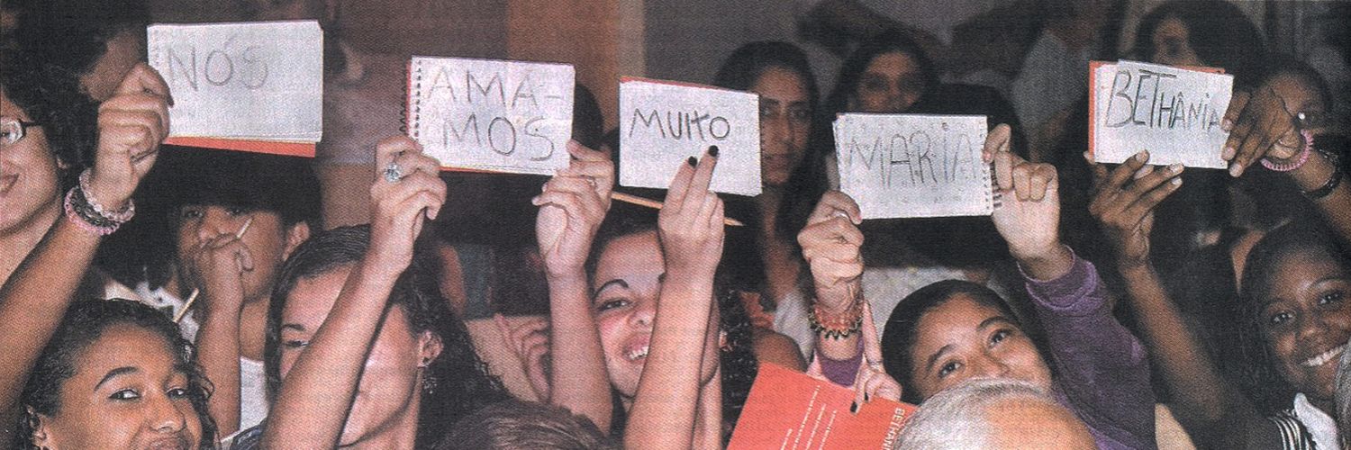 no context maria bethânia's banner