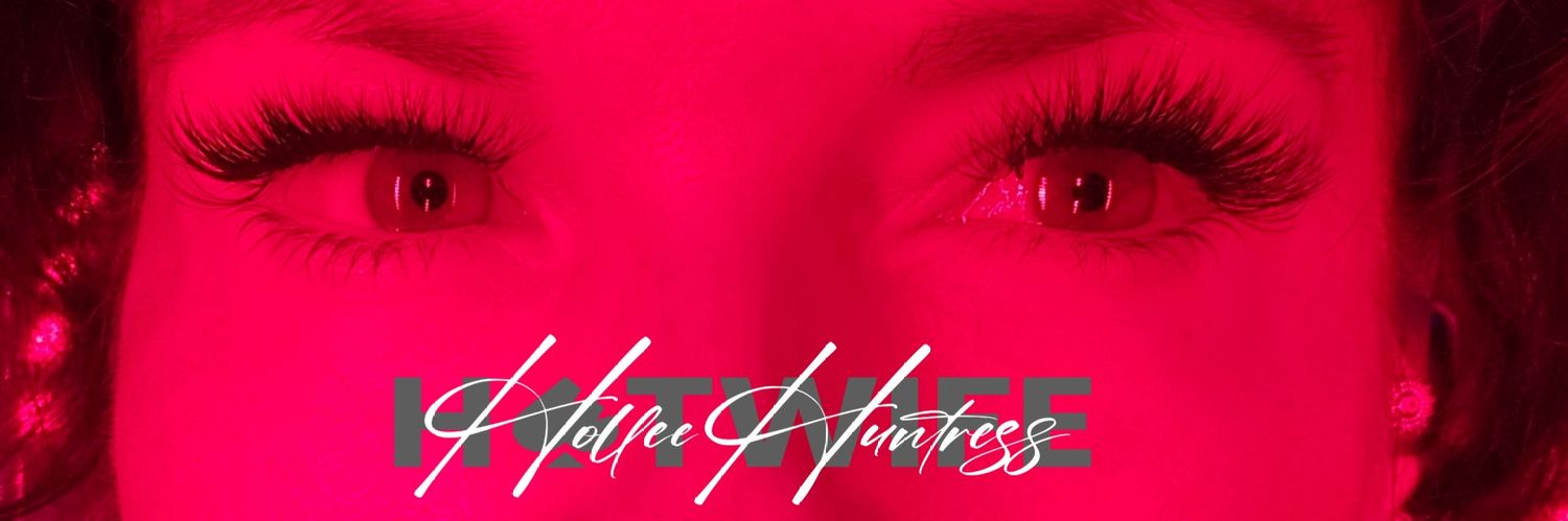 Hollee - Nerdy Hotwife Xbiz Miami May 8-15's banner